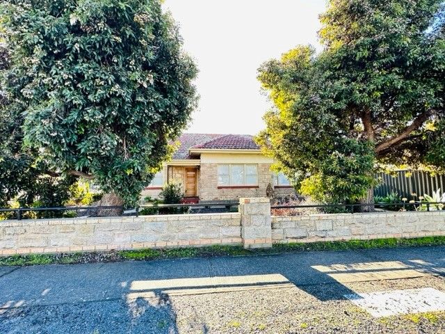 4 bedrooms House in 22 Seaview Road VICTOR HARBOR SA, 5211