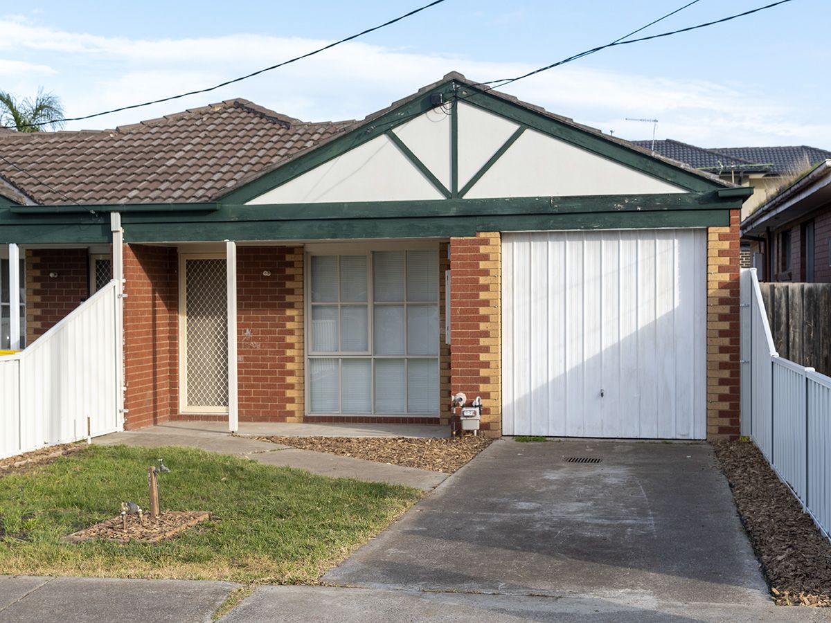 3 bedrooms House in 11 Wood St AVONDALE HEIGHTS VIC, 3034