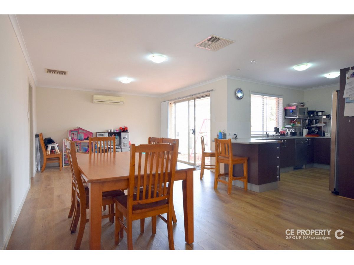 72 Sickerdick Street, Mannum SA 5238, Image 2