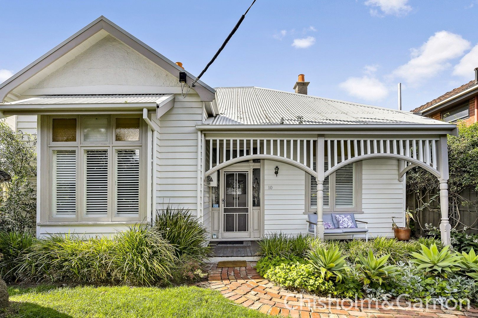 4 bedrooms House in 10 Robert Street ELWOOD VIC, 3184