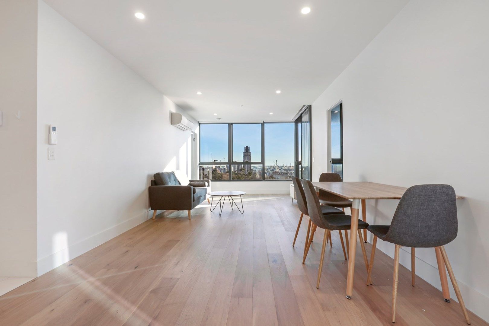 3 bedrooms Apartment / Unit / Flat in 1403/500 Elizabeth Street MELBOURNE VIC, 3000