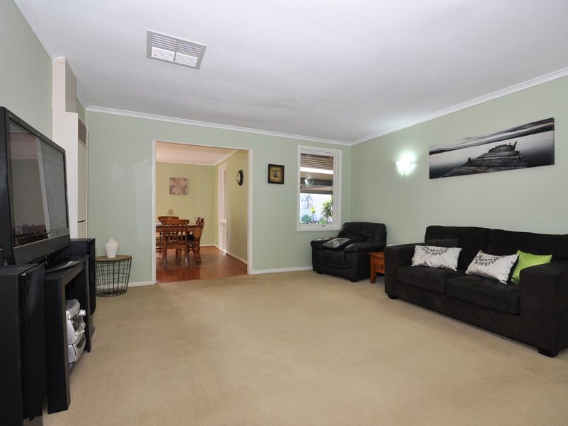 63 Taylors Road, Aberfoyle Park SA 5159, Image 2