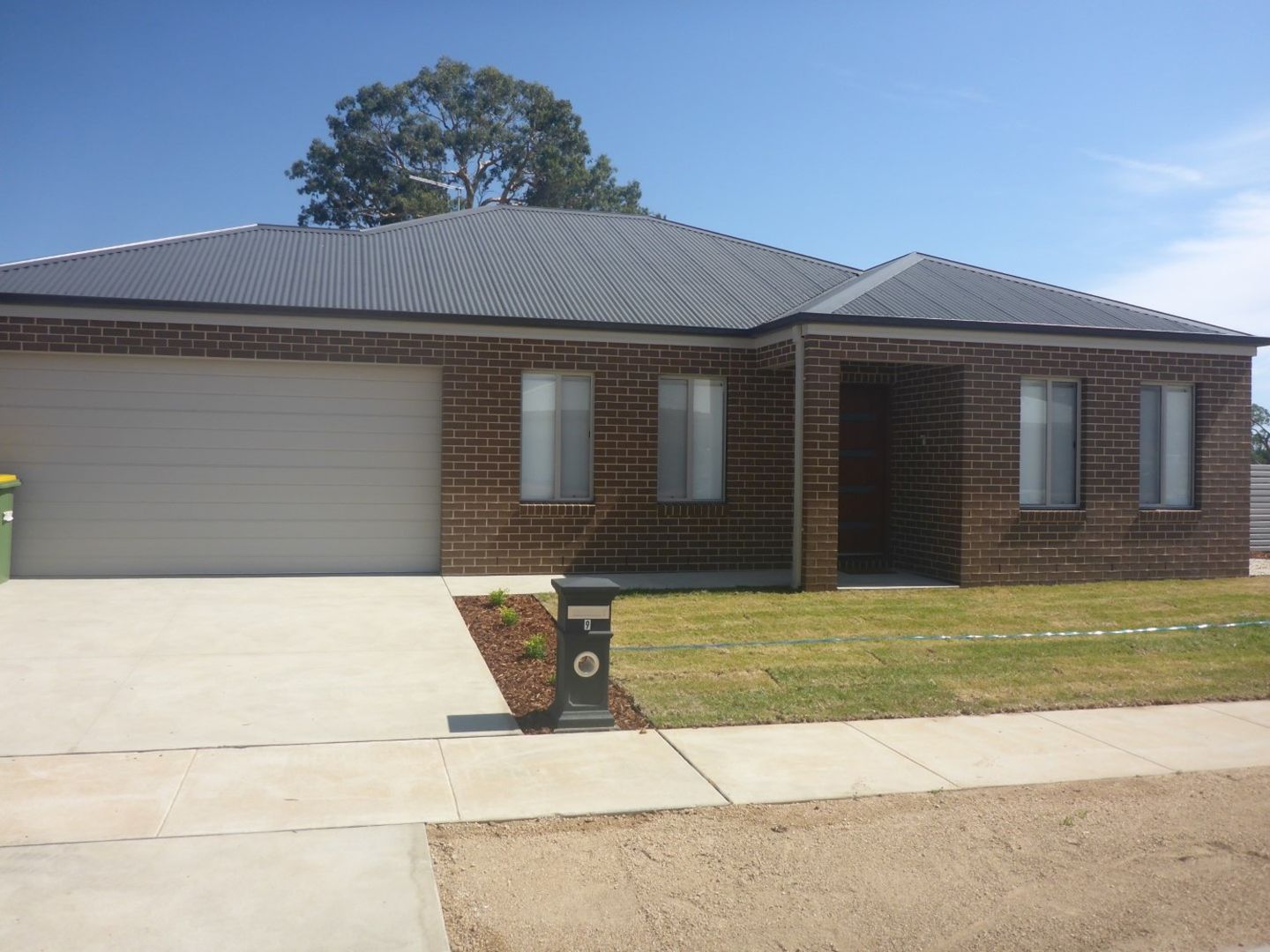 9 Mcdowell Street Wodonga Vic 3690 House For Rent 370 Domain