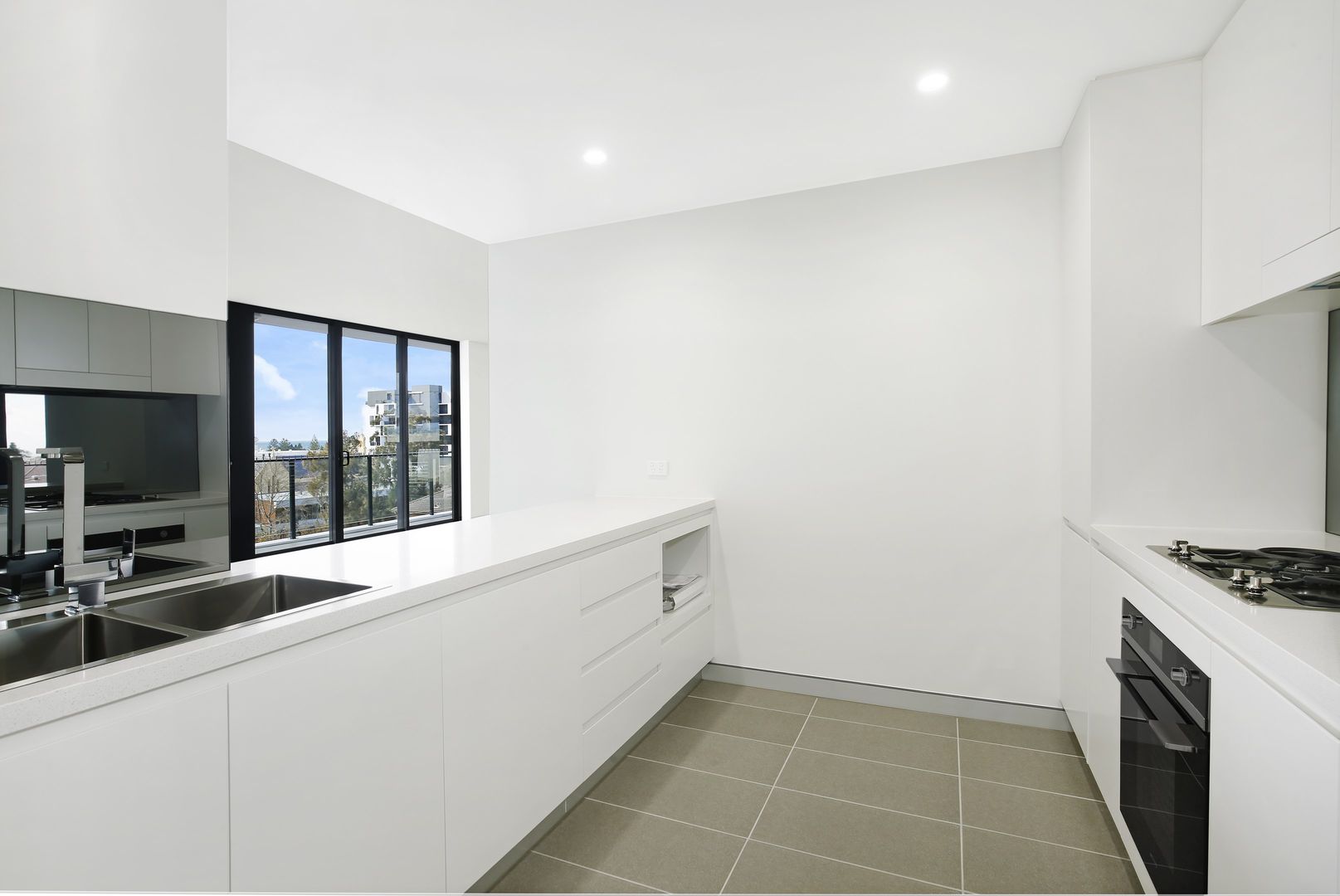 D602/16 Burelli Street, Wollongong NSW 2500, Image 1