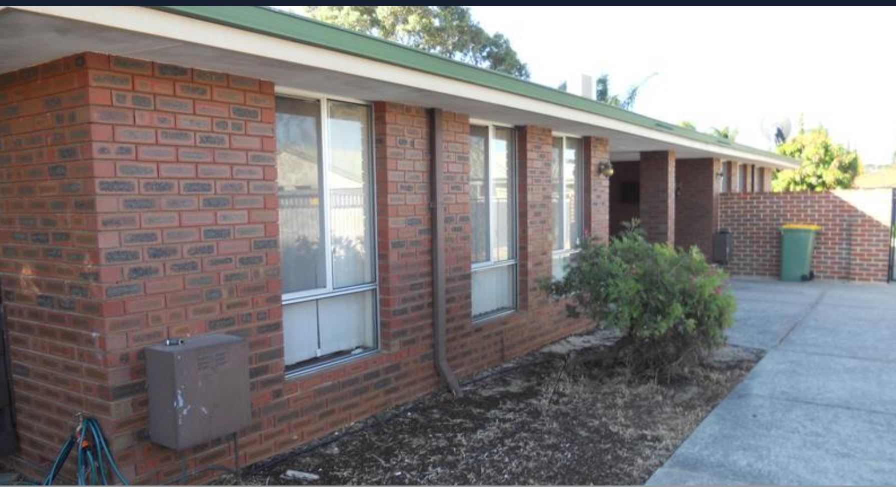 2 bedrooms House in 130a Centre Street QUEENS PARK WA, 6107