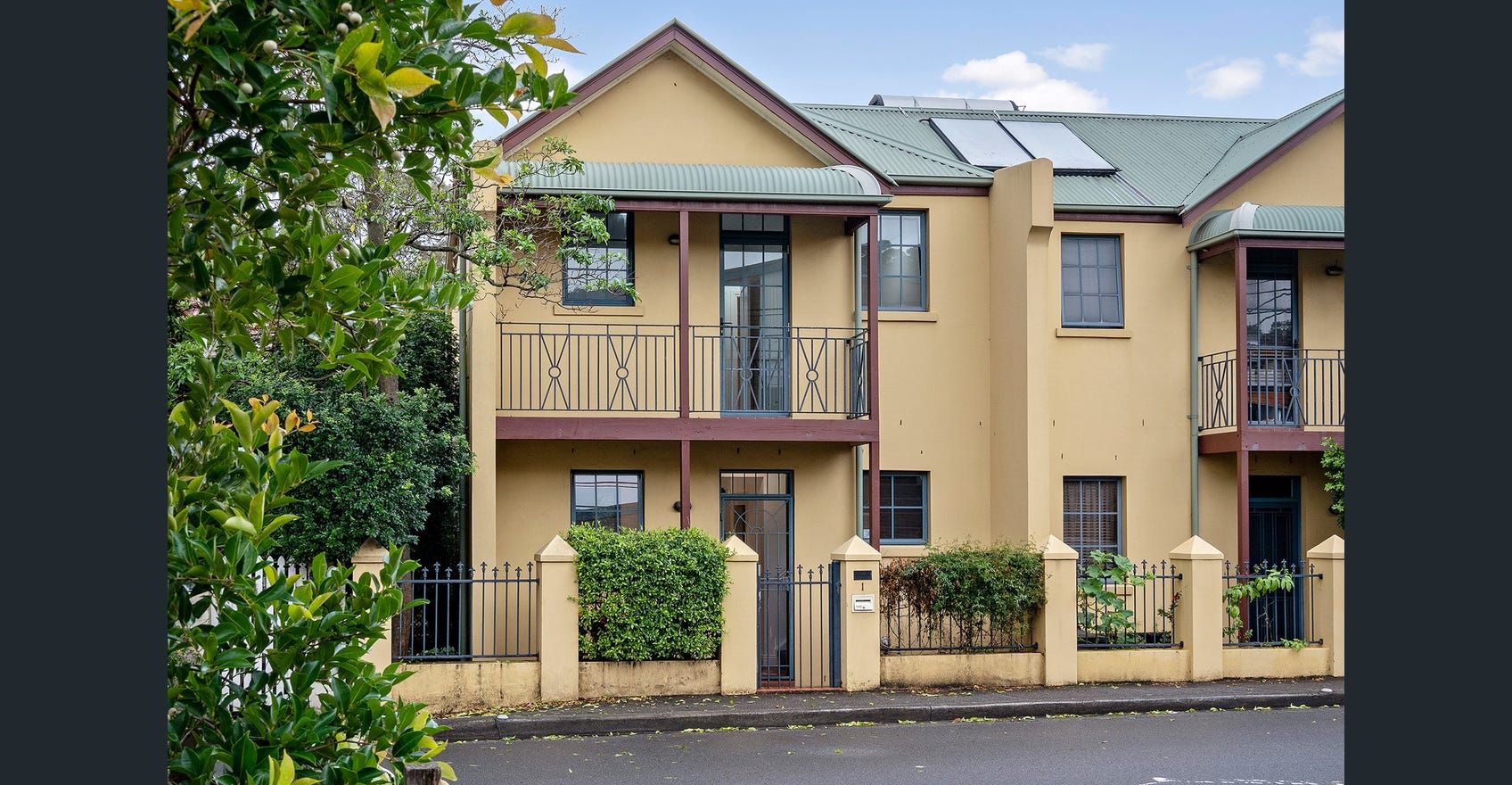 2 bedrooms Townhouse in 1/183 Balmain Road LEICHHARDT NSW, 2040