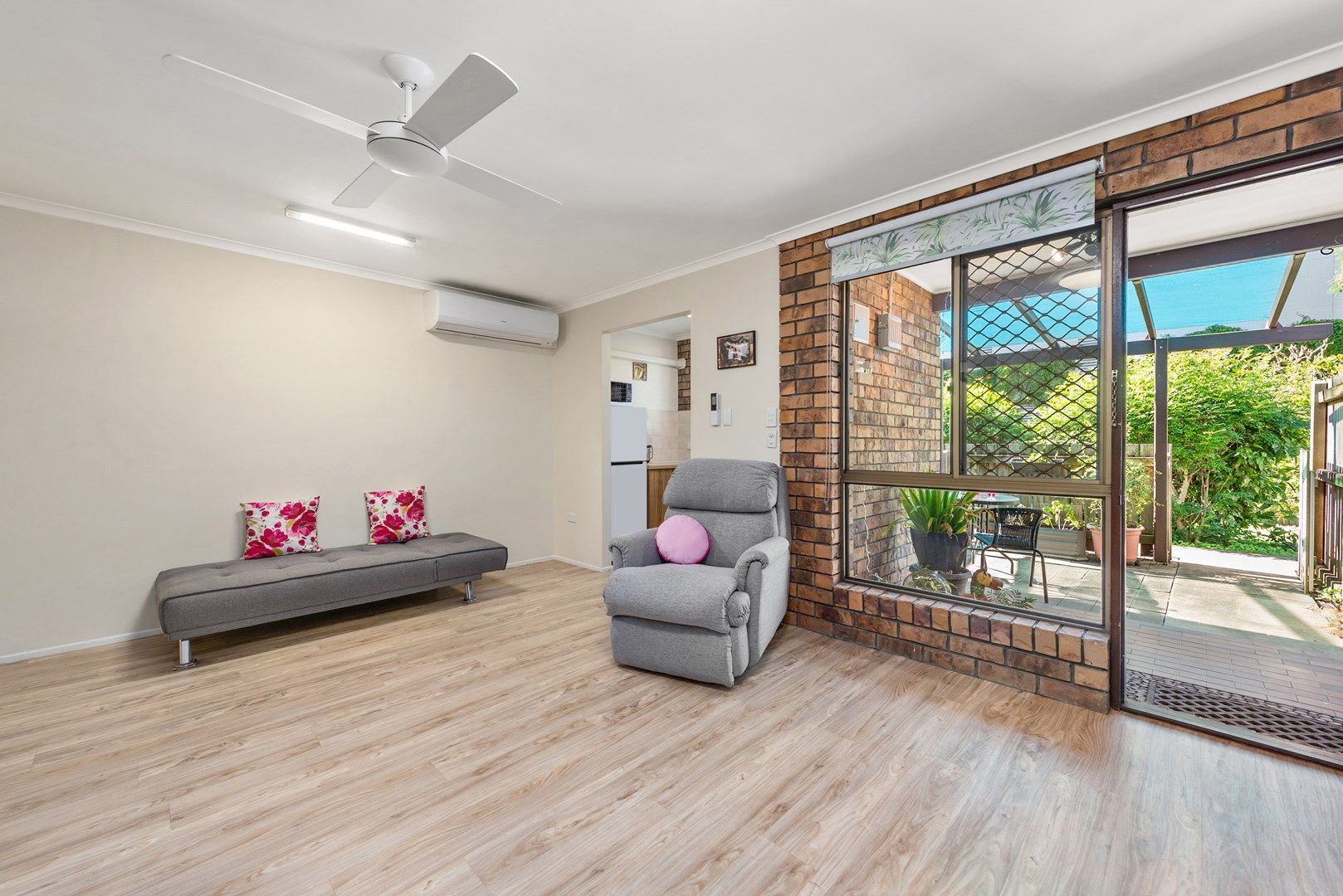 2/1 Rock Street, Scarborough QLD 4020, Image 0