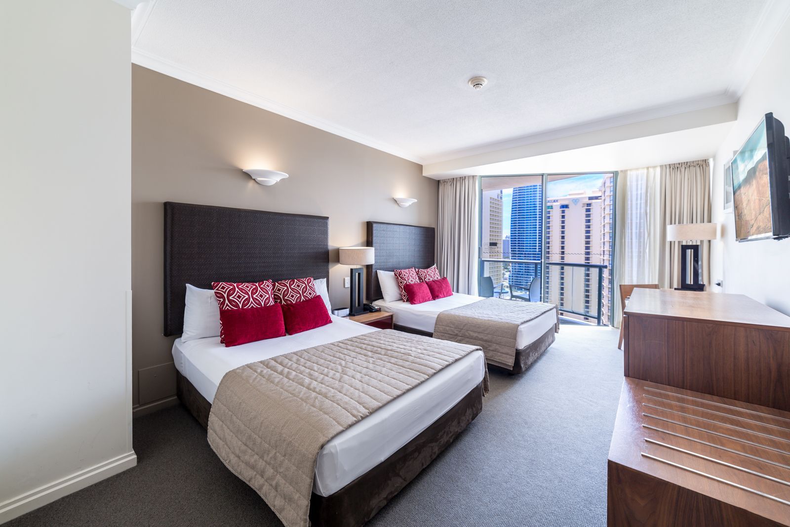 1 bedrooms Apartment / Unit / Flat in 1907/25 Laycock Street SURFERS PARADISE QLD, 4217
