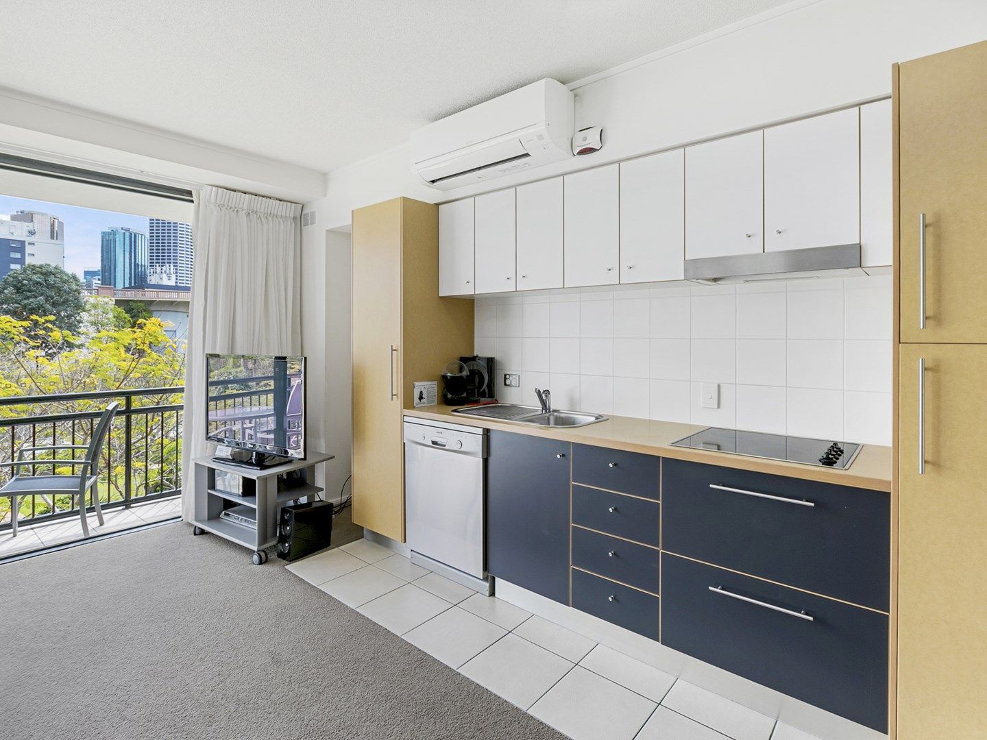 37/15 Goodwin Street, Kangaroo Point QLD 4169, Image 0