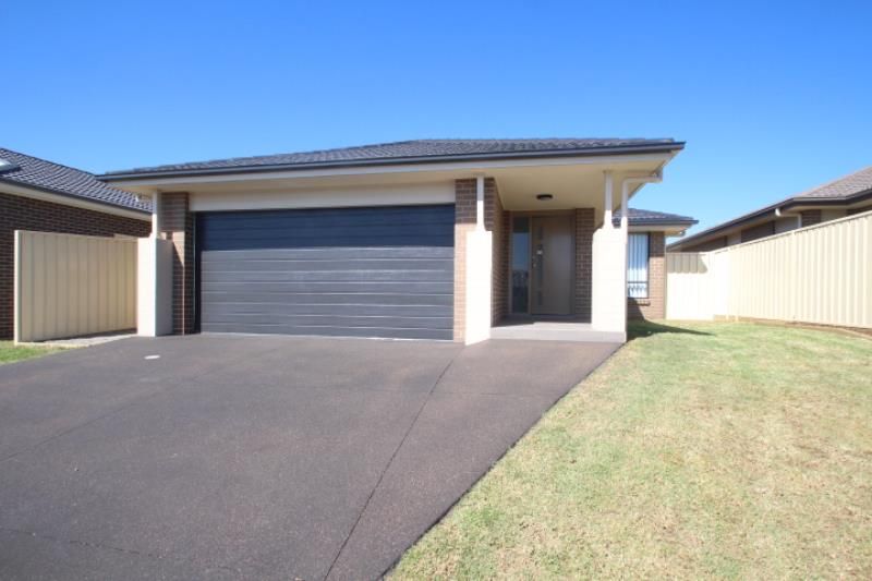 4 bedrooms House in 21 Station Street MORISSET NSW, 2264