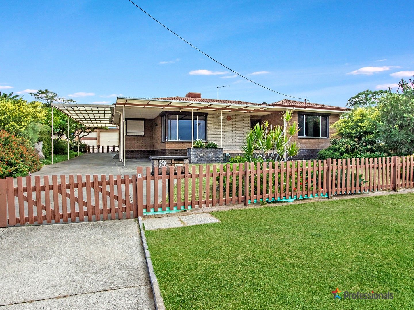 19 Chapman Road, Calista WA 6167, Image 0