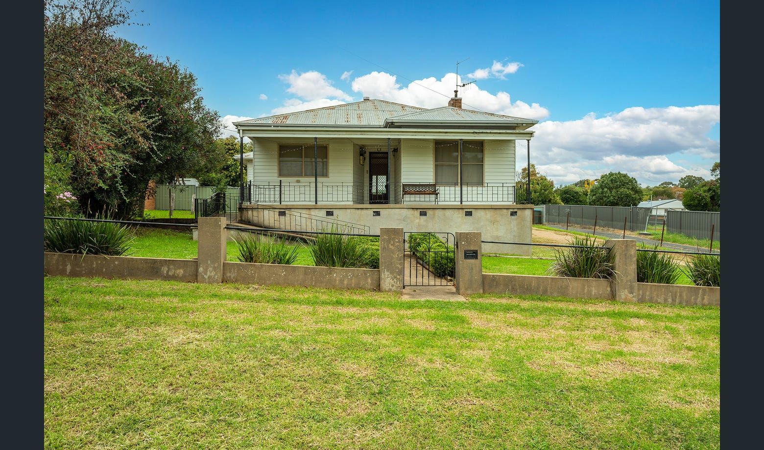 3 bedrooms House in 13 Moonlight Street GULGONG NSW, 2852