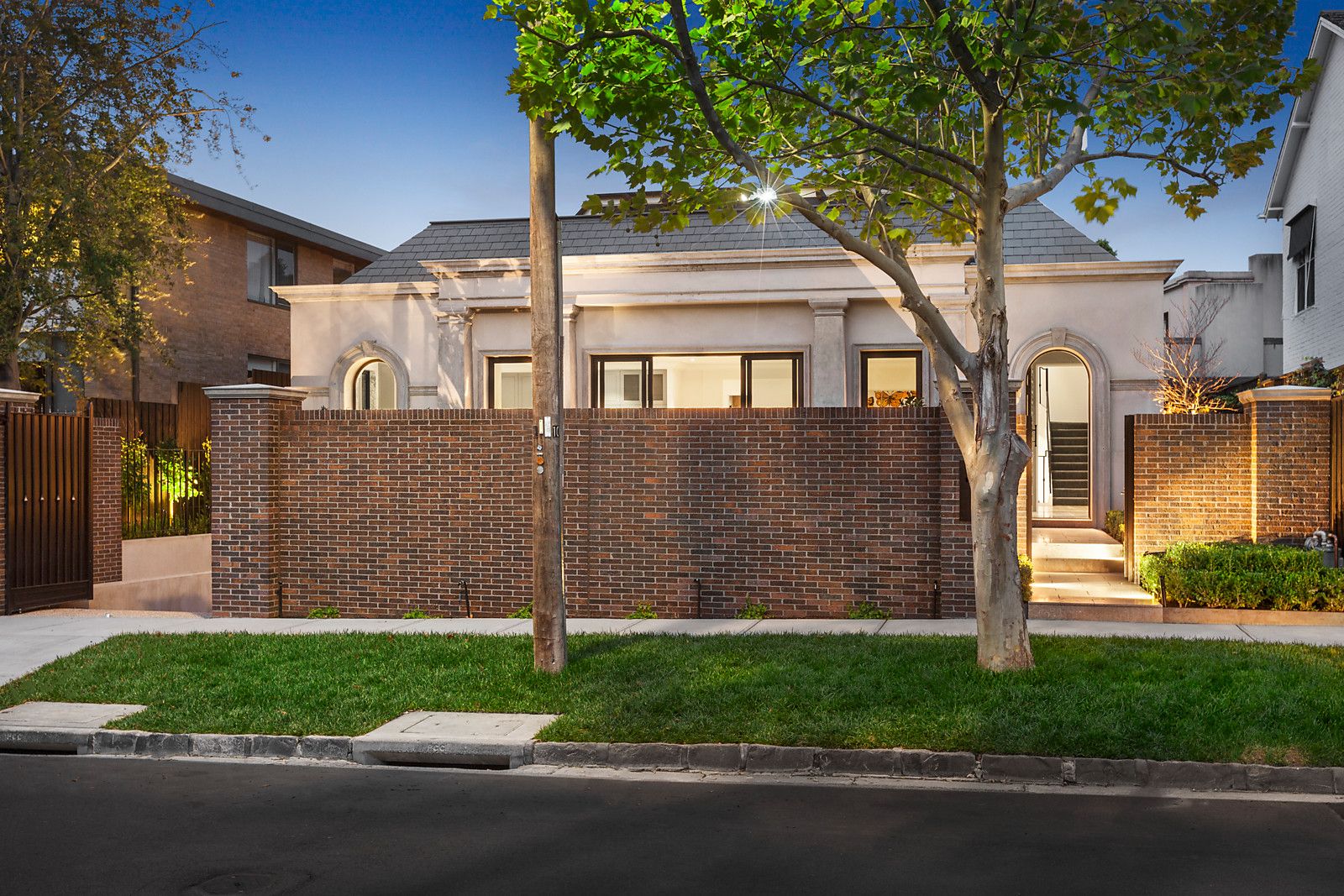 10 Woorigoleen Road, Toorak VIC 3142, Image 0