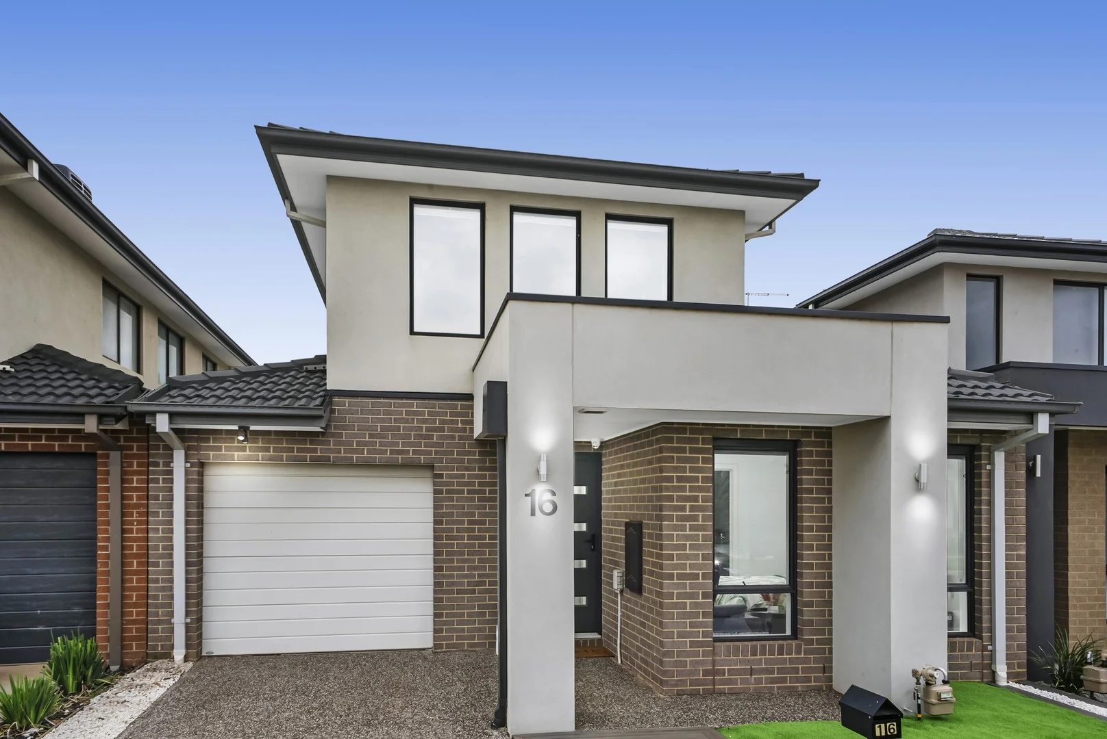 16 Wattleseed Drive, Fraser Rise VIC 3336