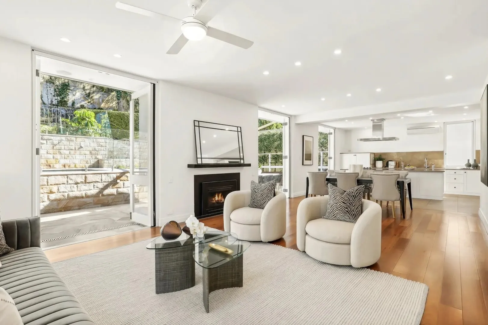 IDEAL FAMILY HOME IN EXCLUSIVE HARBOURSIDE LOCATION! - 6 MONTH LEASE, Rose Bay