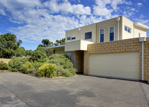 3/2 Kate Court, Cowes VIC 3922