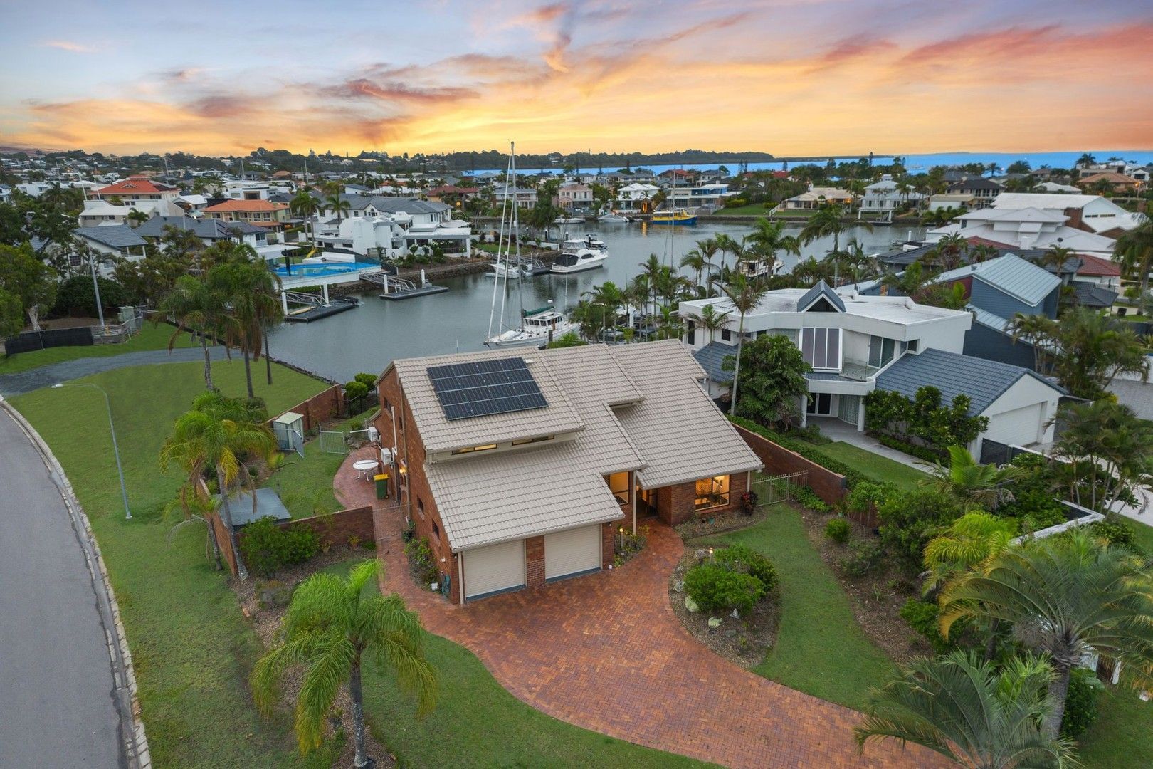 1 Captains Court, Raby Bay QLD 4163, Image 2