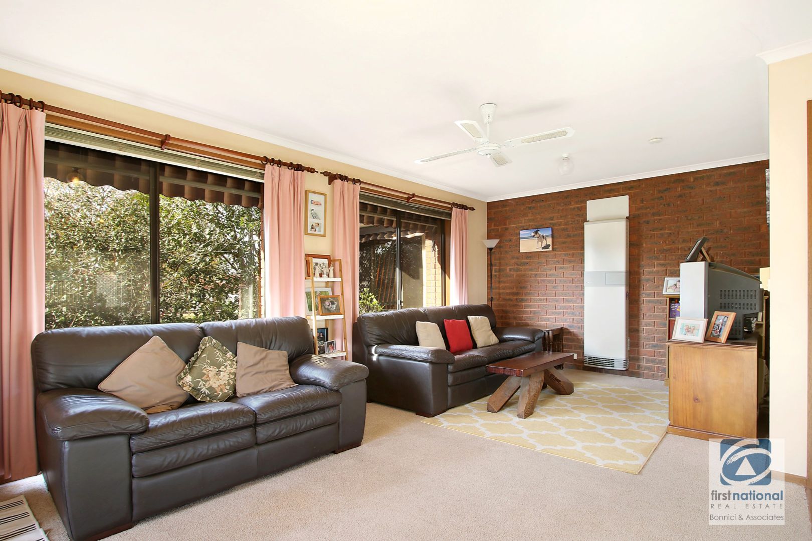 21 Kyle Court, West Wodonga VIC 3690, Image 2