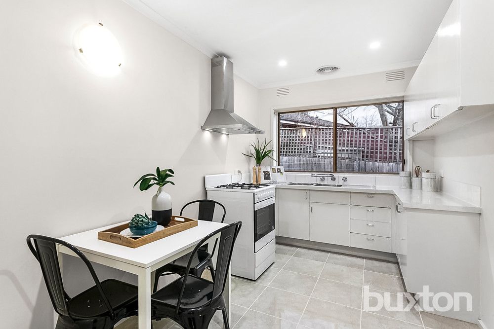 2/14 Fulton Crescent, Burwood VIC 3125, Image 2