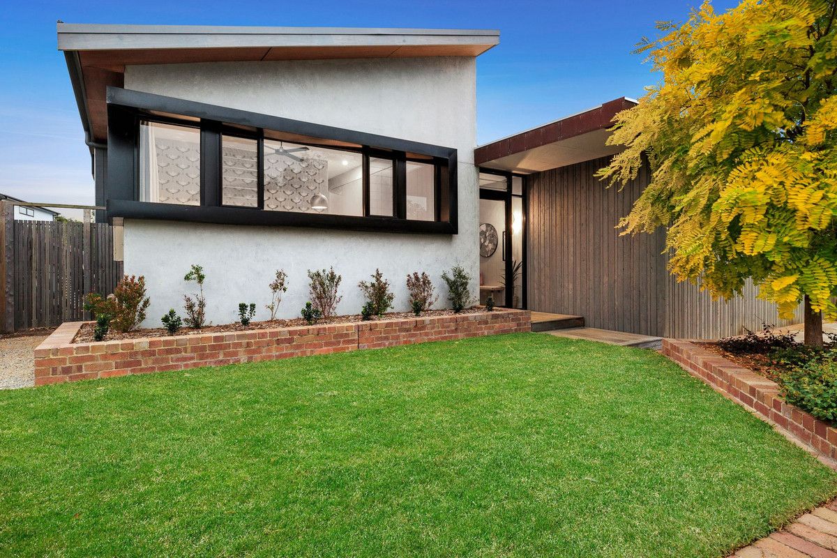 3 bedrooms House in 13 Aquilla Avenue TORQUAY VIC, 3228