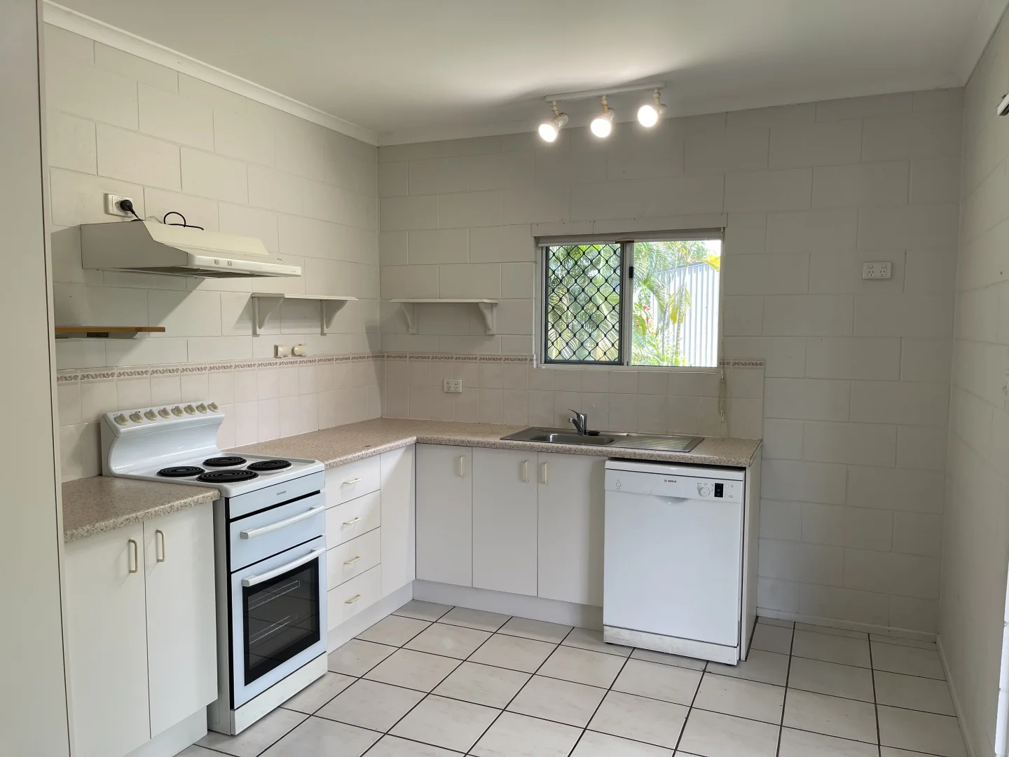 Additional image 5 of Unit B/5 Buccaneer Street, South Mission Beach QLD 4852