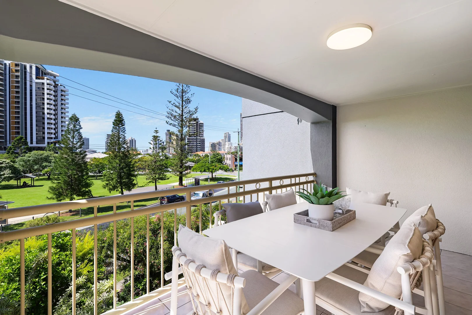 15/74-78 Thomas Drive, Chevron Island QLD 4217