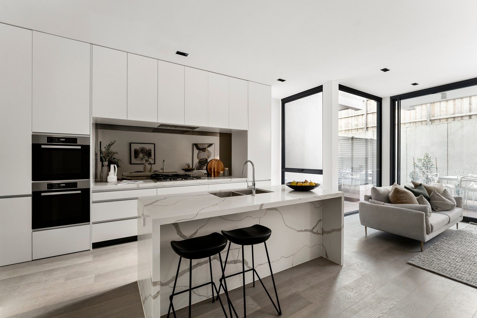 4/97 Rostrevor Parade, Mont Albert North VIC 3129 Townhouse For Rent