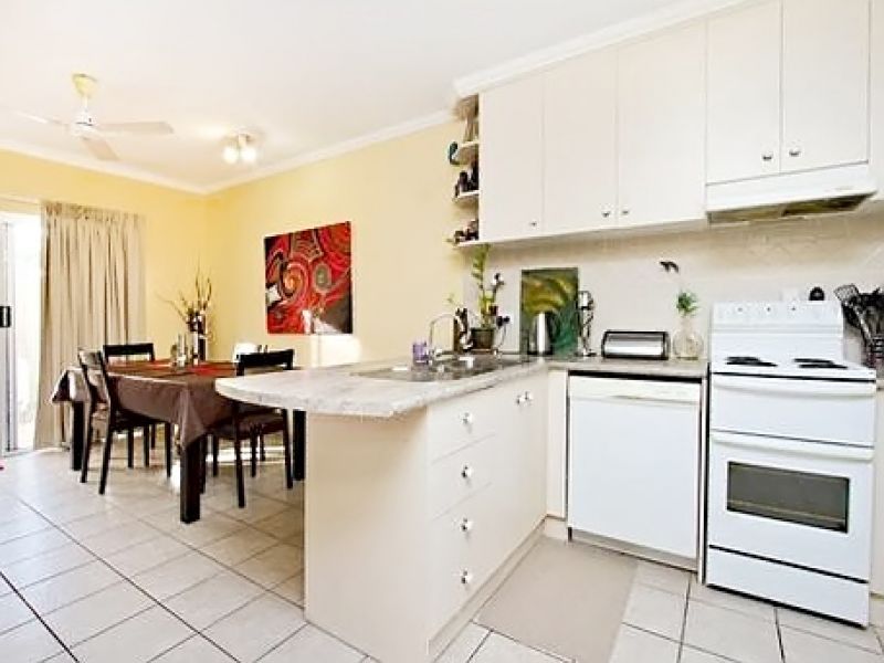 4/426 McCoombe Street, Mooroobool QLD 4870, Image 1