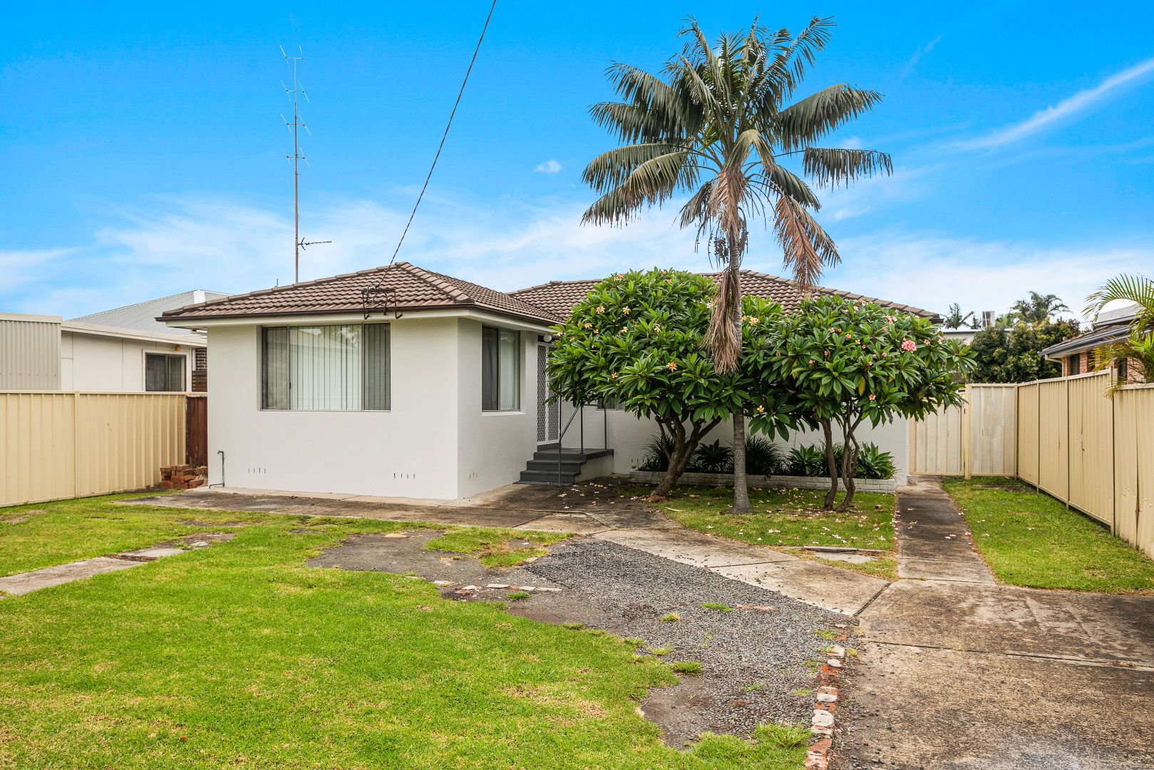 3 Lake Entrance Road, Warilla Property History & Address Research
