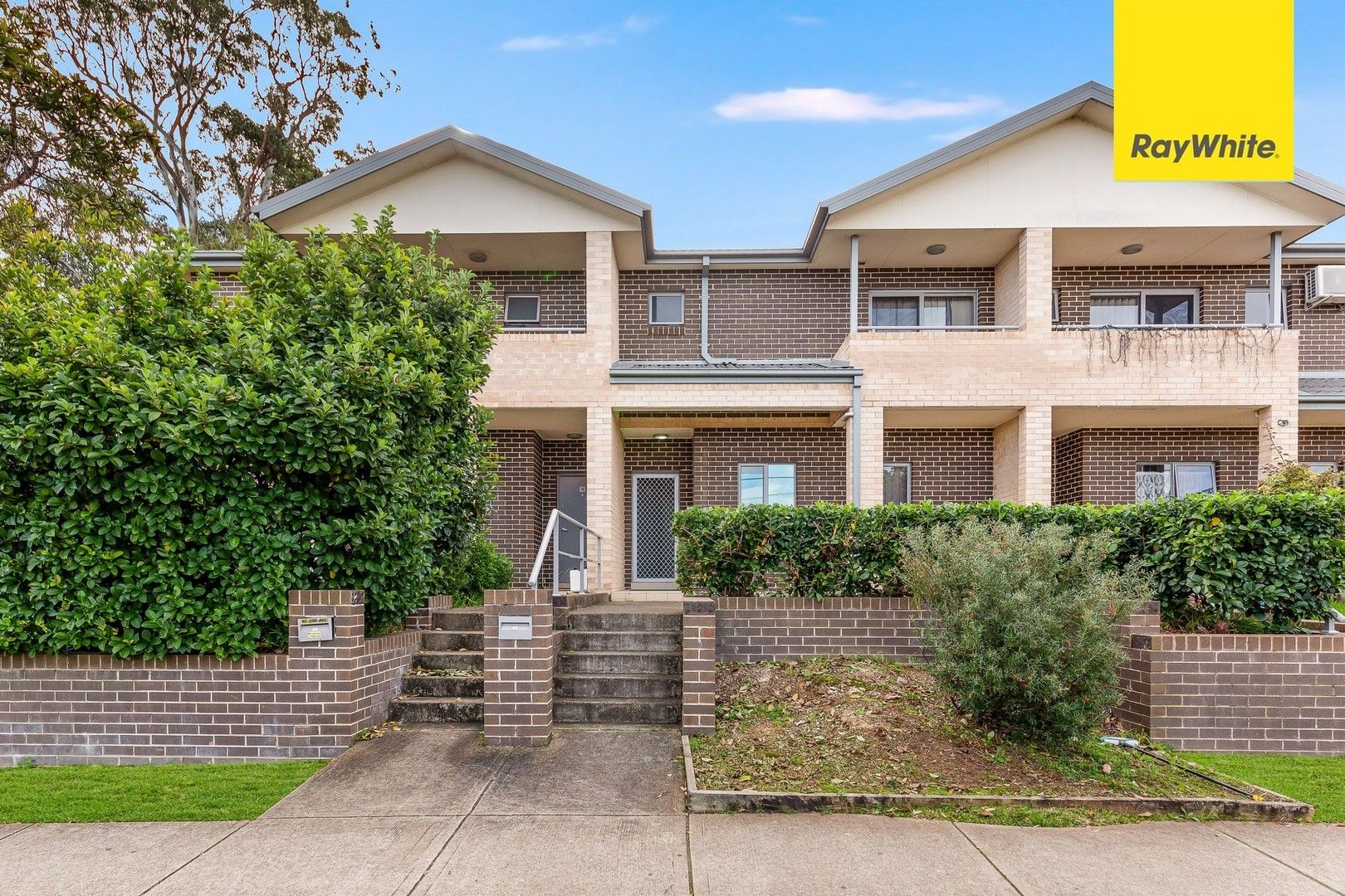 3 bedrooms Townhouse in 8/11-17 Broadarrow Road BEVERLY HILLS NSW, 2209