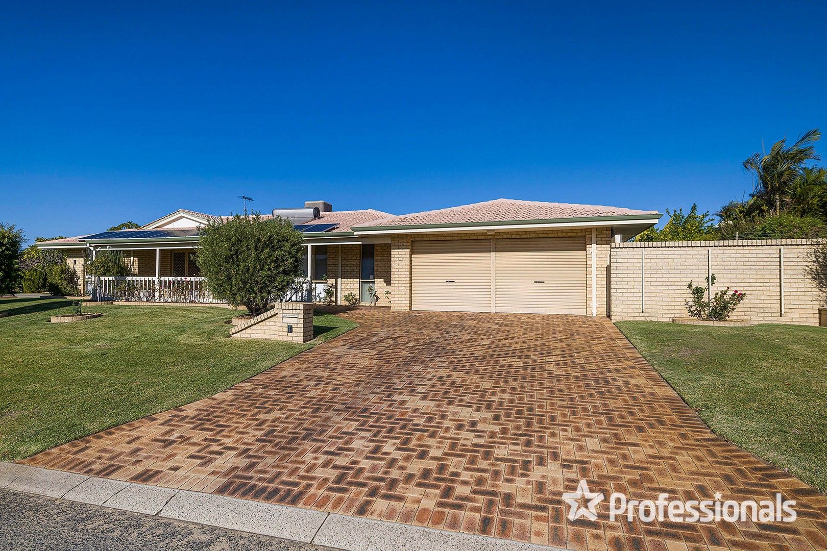 4 bedrooms House in 1 Aquila Rise KINGSLEY WA, 6026