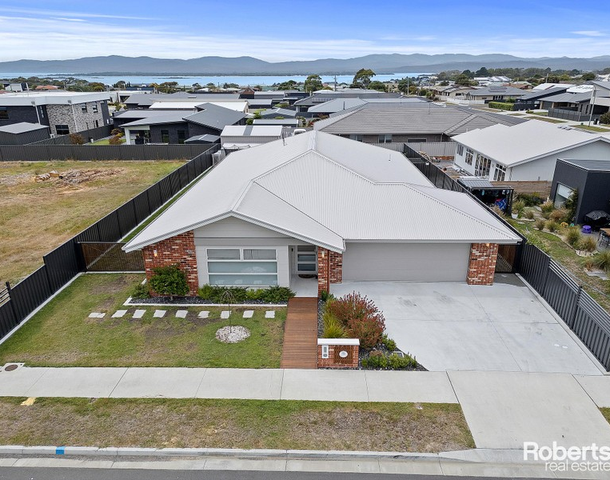 15 Damon Drive, Shearwater TAS 7307