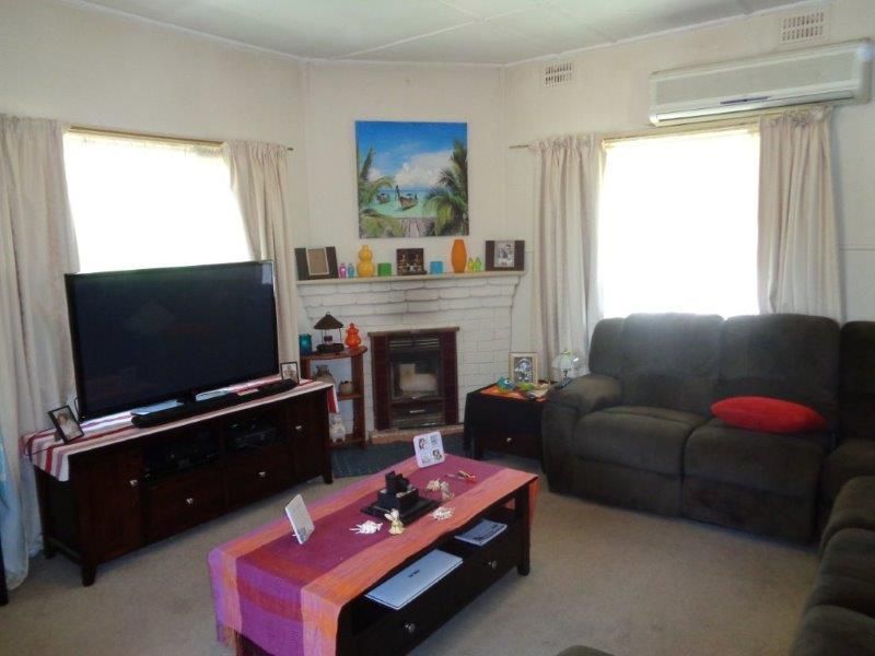 49 Booyamurra Street, Coolah NSW 2843, Image 2