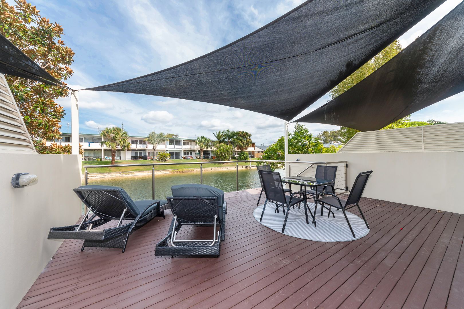 10/9 Miami Key, Broadbeach Waters QLD 4218, Image 2