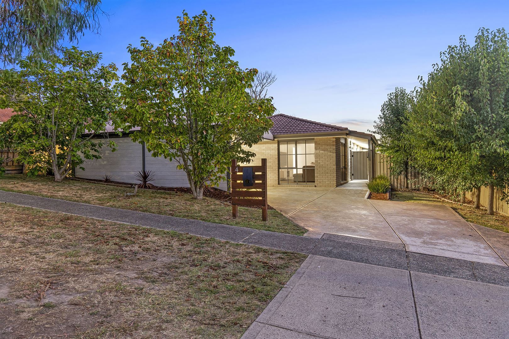 4 Sandy Wynd, Kilsyth South Property History & Address Research Domain