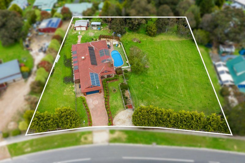 8 Kooralinga Drive, Wandong VIC 3758, Image 0