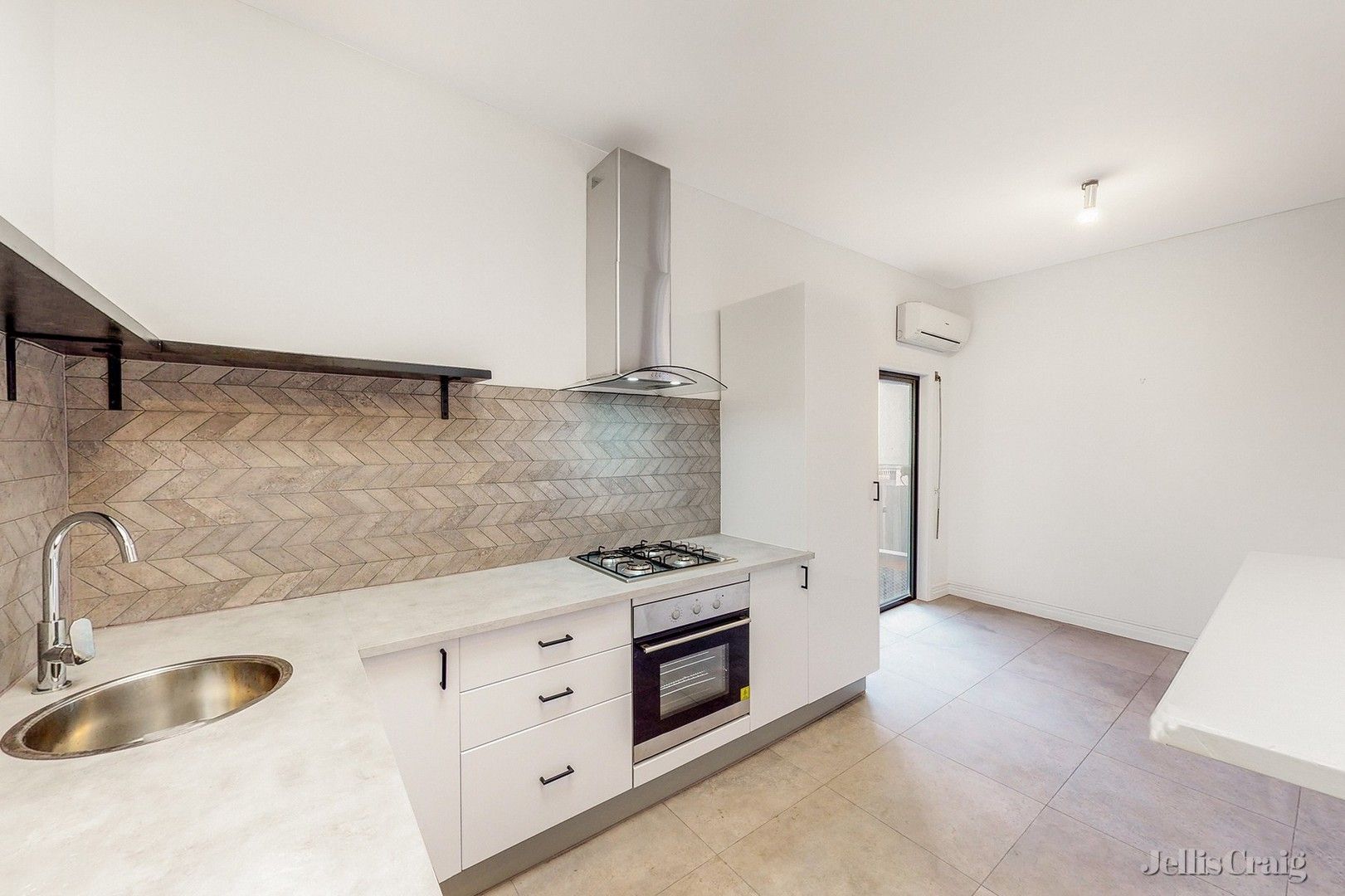 2 bedrooms House in 82 Bryant Street KENSINGTON VIC, 3031