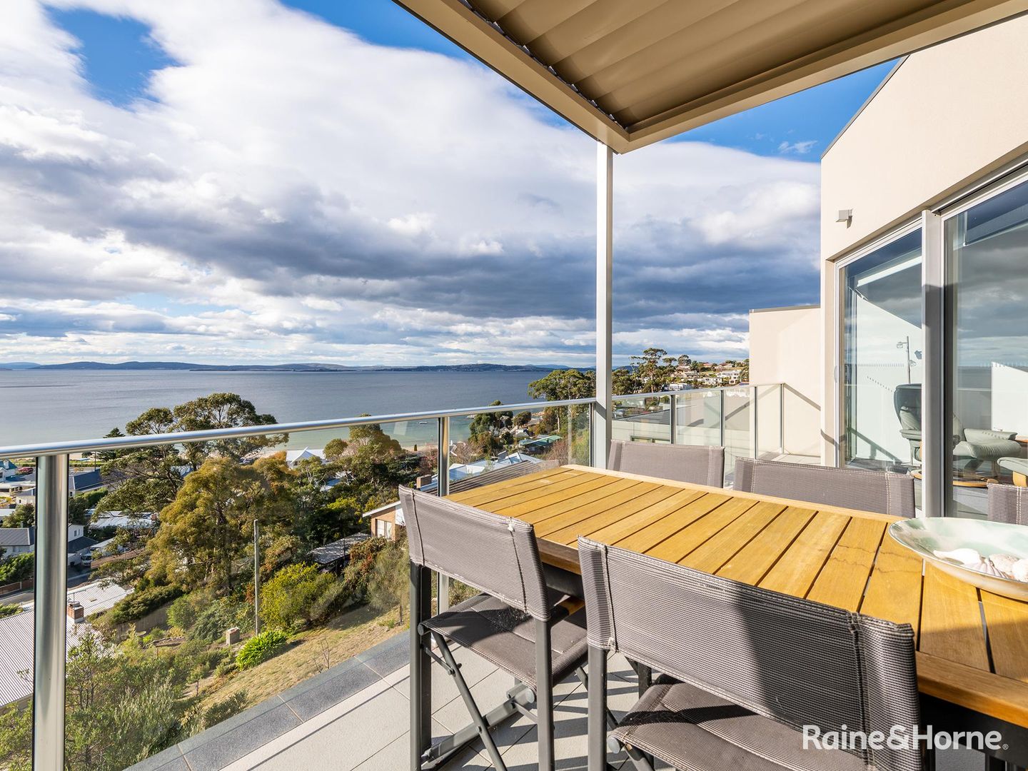 2/52 Roslyn Avenue, Kingston Beach TAS 7050, Image 1