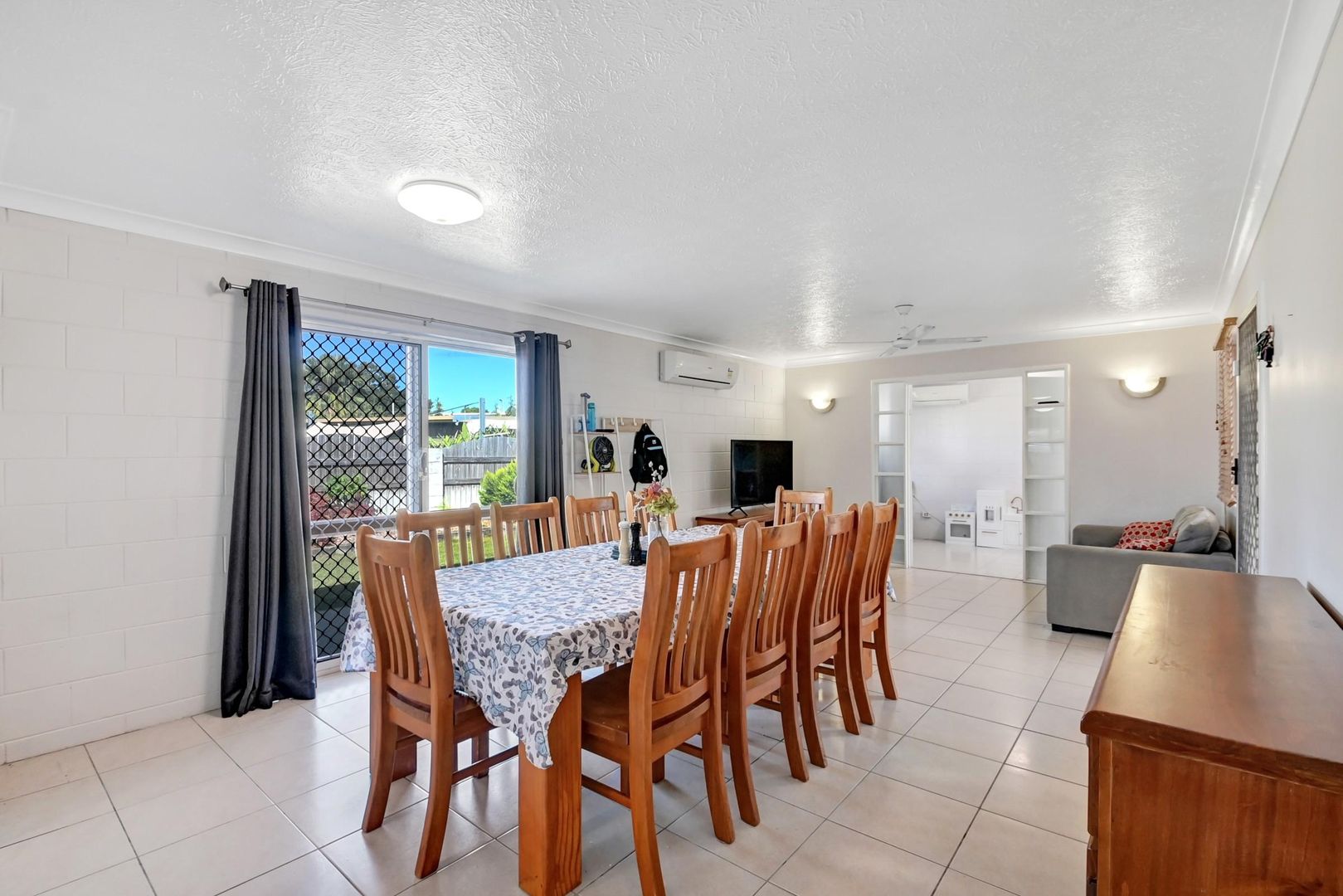 4 Stagg Court, Thuringowa Central QLD 4817, Image 2
