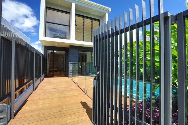 Picture of 1/11 Marjorie Street, MOOLOOLABA QLD 4557