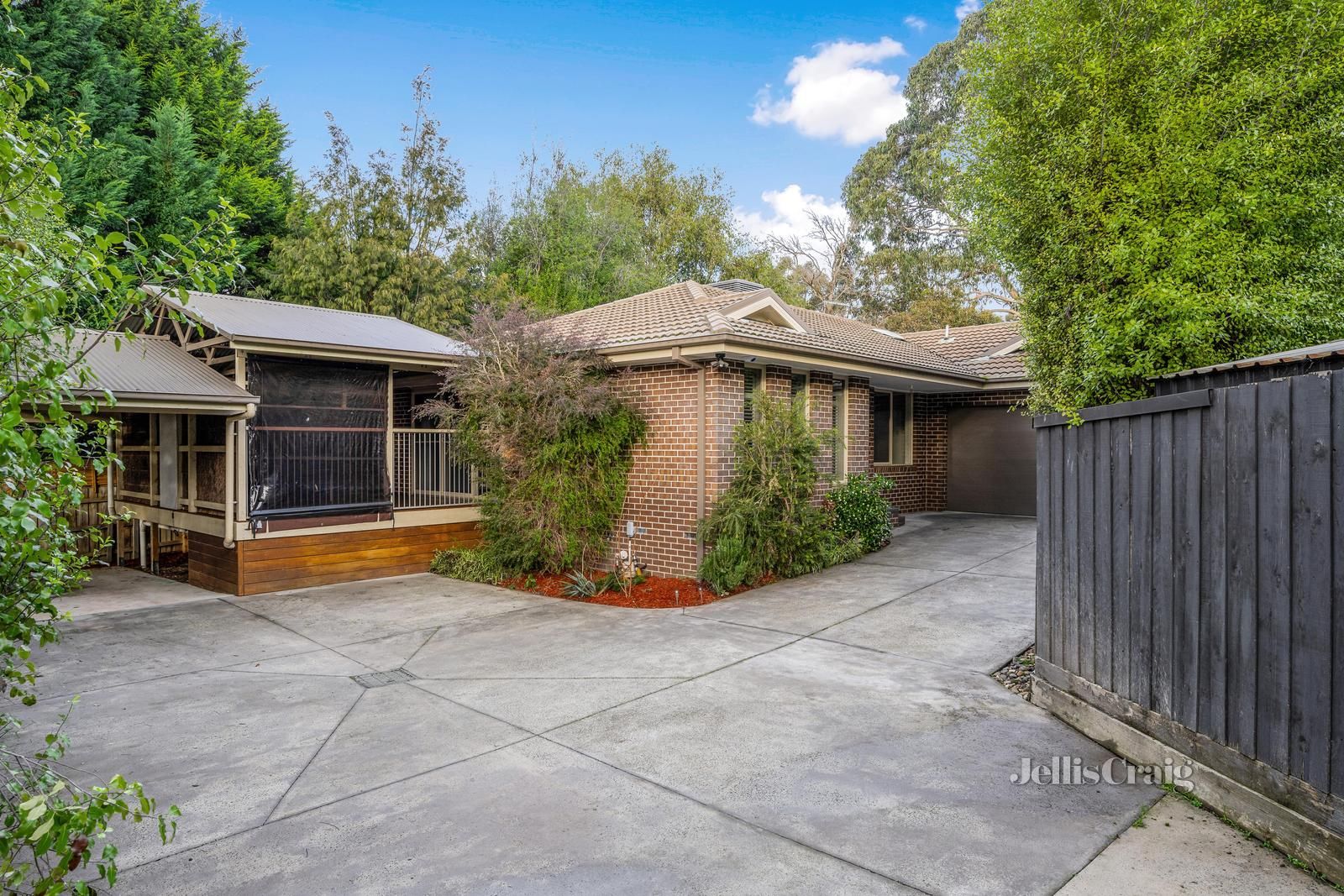 3 bedrooms House in 66A Roseman Road CHIRNSIDE PARK VIC, 3116