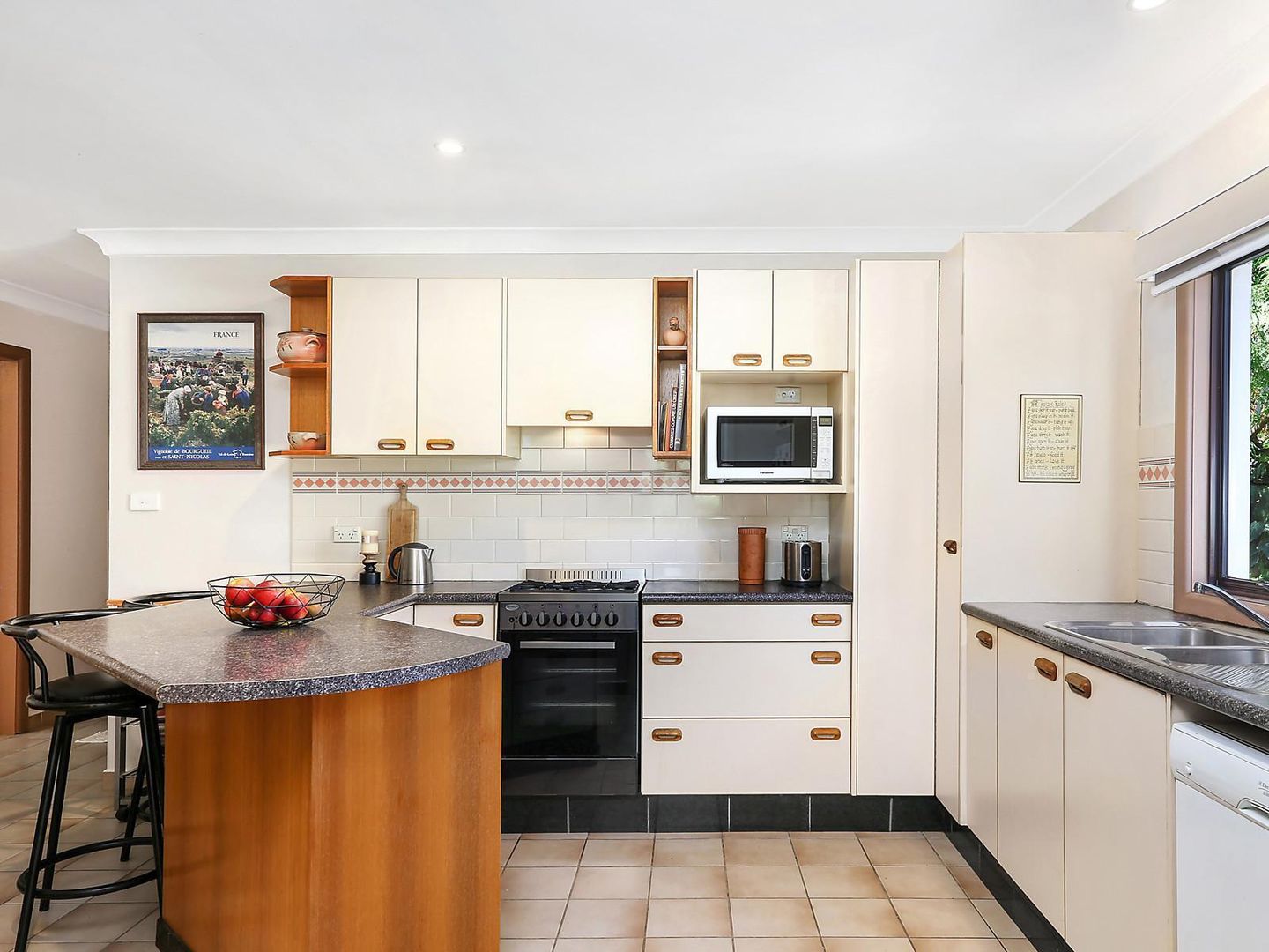 23 Oldfield Road, Seven Hills NSW 2147, Image 2