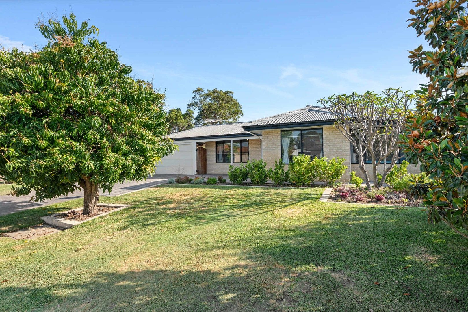 12 Nirimba Close, South Guildford WA 6055, Image 0