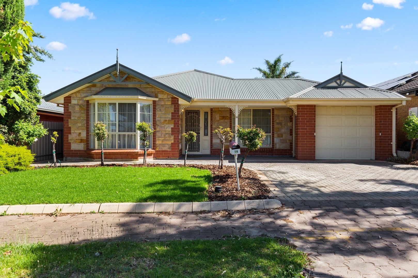 5 bedrooms House in 14 Kingswood Road WINDSOR GARDENS SA, 5087