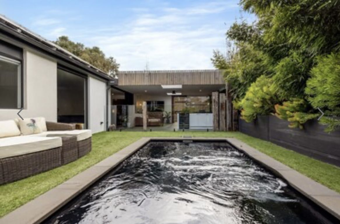 2 bedrooms House in 5 Lawrance Grove PORTSEA VIC, 3944