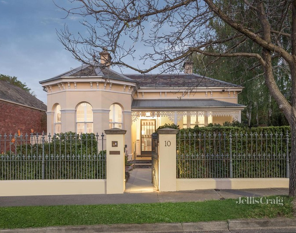 10 Auburn Grove, Armadale VIC 3143