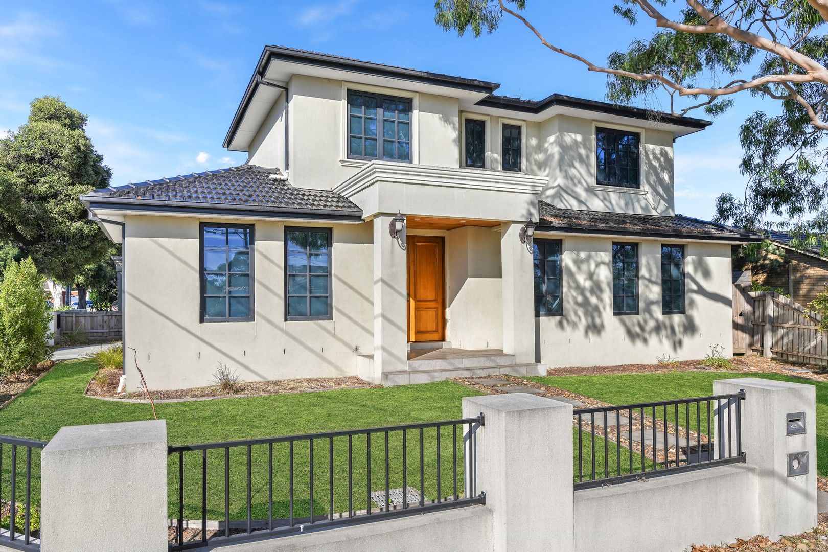 4 bedrooms House in 28 Belmont Road GLEN WAVERLEY VIC, 3150