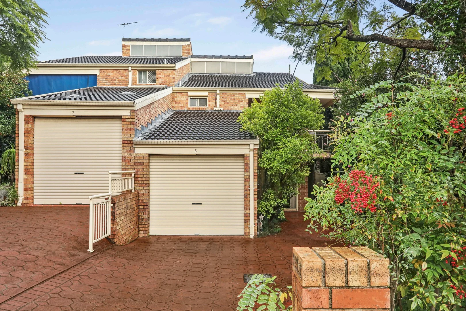 Primary image of 5 Karool Avenue, Earlwood NSW 2206