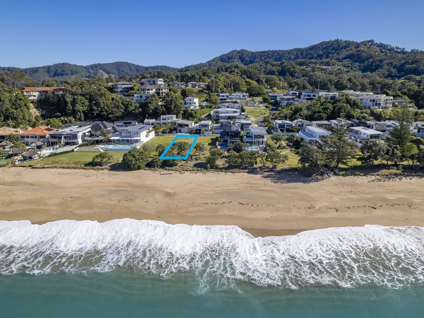 6 Oceanfront Drive, Sapphire Beach NSW 2450, Image 2