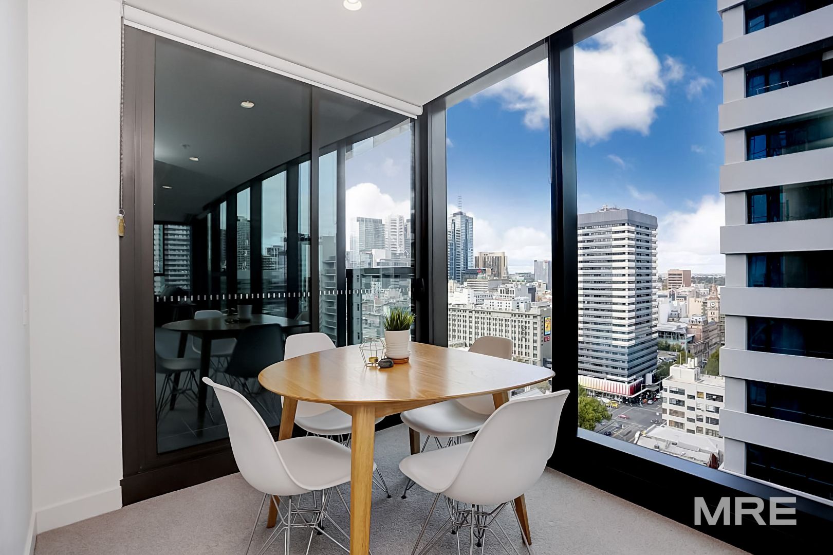1709/285 La Trobe Street, Melbourne VIC 3000 Apartment For Rent 625 Domain